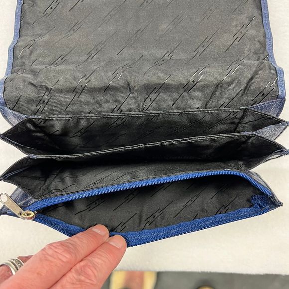 Levenger blue leather multi compartment wallet - Picture 6 of 12